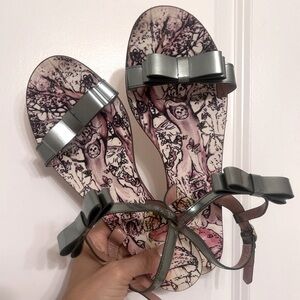 SOLD - Valentino Green Metallic Bow Details Flat Sandals EU 37.5 - US 7.5